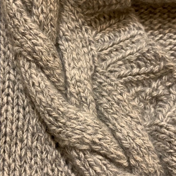 Lynne Larson sweater - Picture 5 of 6